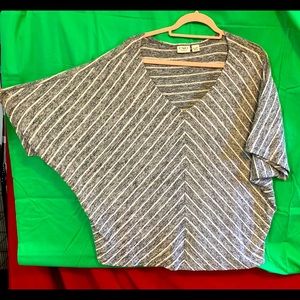 Plus Size Women’s Shrug-sleeved Top